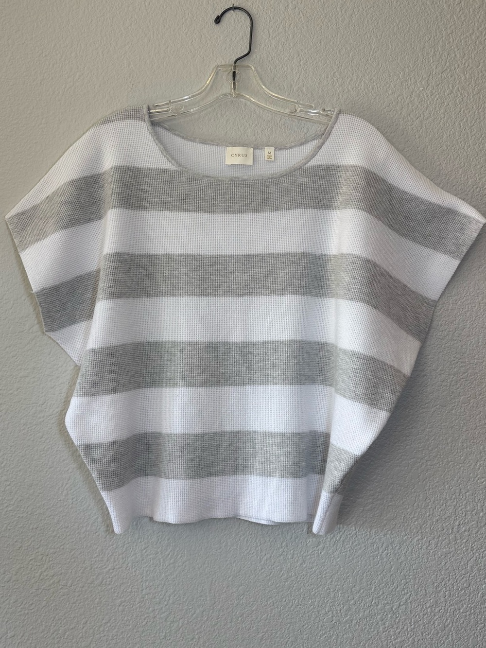 Cyrus Waffle Knit Striped Lightweight Sweater Size Medium Short Sleeves Preppy